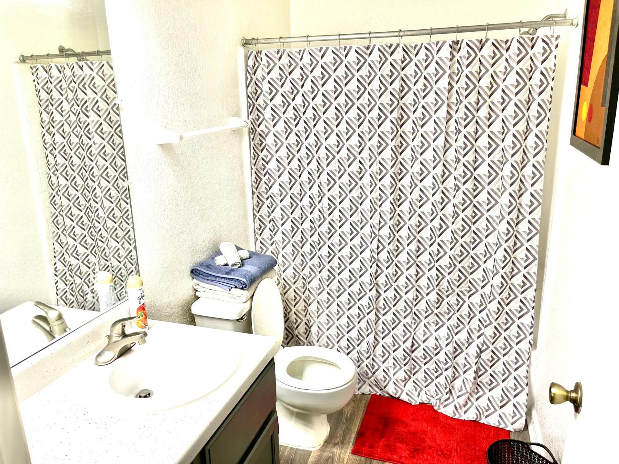 Daytona 2 Bed Apartment 10 Minutes To Beach With Balcony بورت أورنج المظهر الخارجي الصورة